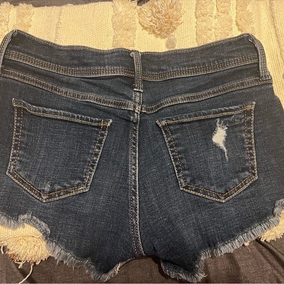 Shorts - Picture 3 of 3